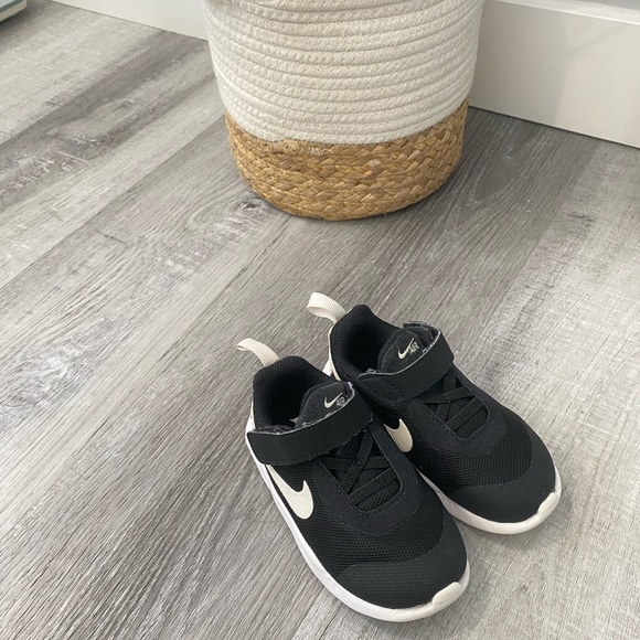 Nike Toddler shoes - Picture 3 of 6